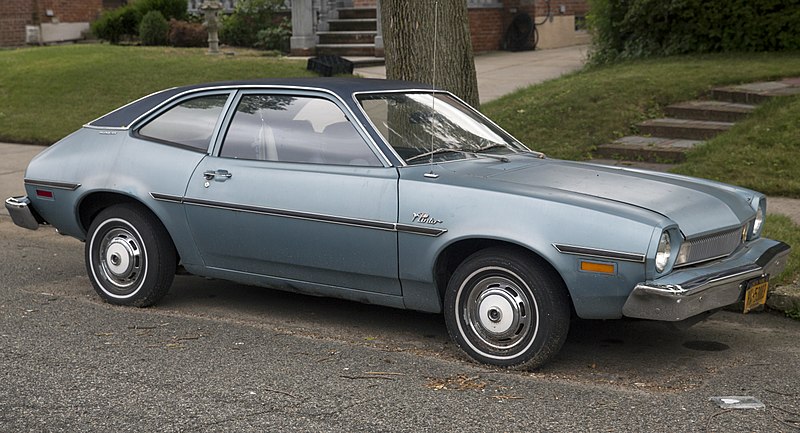 File:1975 Ford Pinto Runabout 2.8V6, front right (blue).jpg